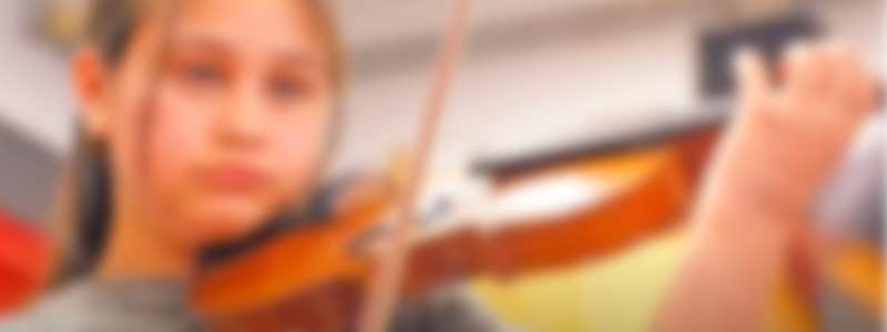 El viol&iacute;n de Jazm&iacute;n cruz&oacute; fronteras y trajo un premio desde Ucrania